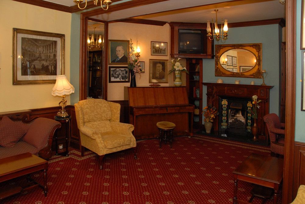 Woodenbridge Hotel מראה פנימי תמונה